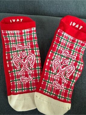 NWOT Tavi Holiday Plaid Red & Cream Barre Socks - Merry & Bright Size Medium